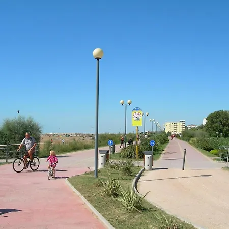Fuer 6 Personen Ca 55 Qm In Bibione, Adriakueste Italien Und Umgebung - B63120 Nyaraló *